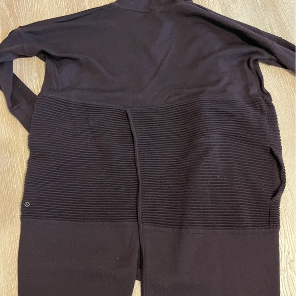 Sz 4 Plum Lululemon merino wool lotus cardigan - Picture 2 of 7